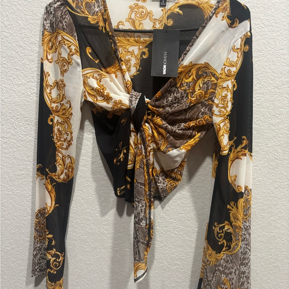 Fashion Nova Women's Black and Gold Top